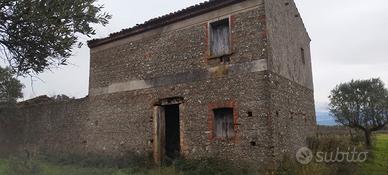 Terreno con casale