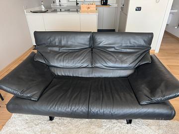 Divani B&B Italia modello Alanda in pelle nera