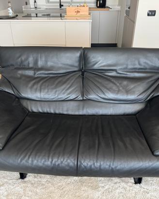 Divani B&B Italia modello Alanda in pelle nera