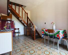 CASA SEMINDIPENDENTE A VETRALLA