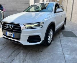 AUDI Q3 2.0 TDI 120 CV Business
