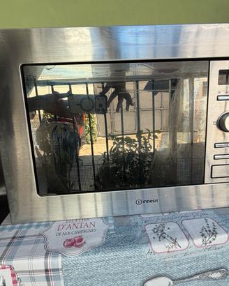 Forno a microonde a incasso Indesit