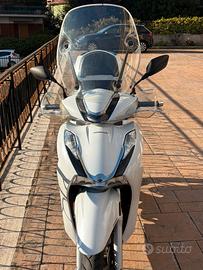 Honda SH 350 giugno  2021 13.300 Km.