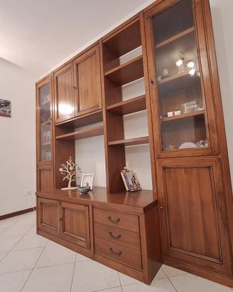Libreria con vetrine e madia in legno massello