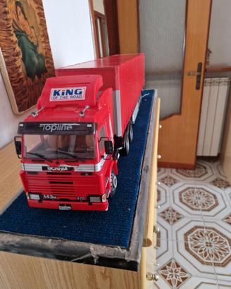 Modellini Italeri 1/24 Scania con rimorchio