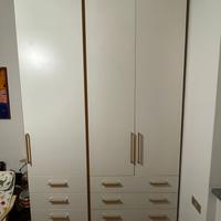 Armadio 3 ante con cassetti bianco e marone