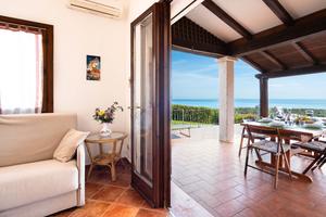 VILLINO 8 POSTI LETTO - 300 M dalla SPIAGGIA