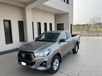 Toyota Hilux Hilux 2.4 d-4d double cab Executive 4