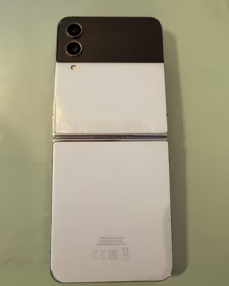 Samsung Galaxy Z Flip4