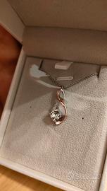 collana e ciondolo infinito  