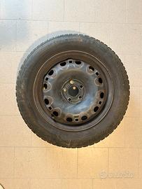 Treno gomme invernali 185/65 R15 Hankook + cerchi