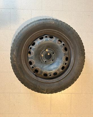 Treno gomme invernali 185/65 R15 Hankook + cerchi