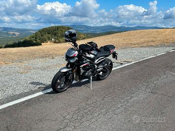 Triump street triple