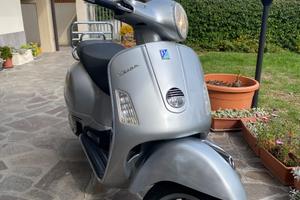 Vespa gts 250