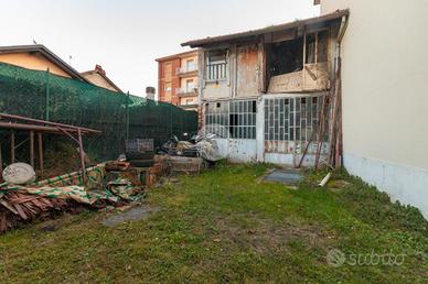 CASA SEMINDIPENDENTE A ALPIGNANO
