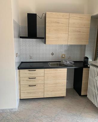 Cucina moderna effetto legno