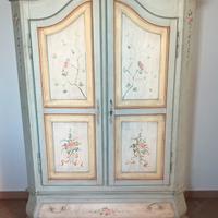 Armadio shabby dipinto a mano decori