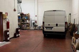 San Maurizio capannone indipendente mq 1.000