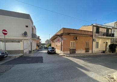 3 LOCALI A RAGUSA