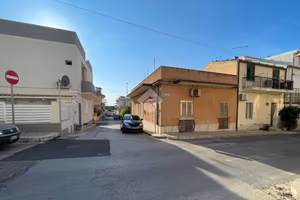 3 LOCALI A RAGUSA