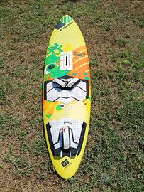 Tavola windsurf Quatro sphere 82 litri 