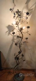 Lampada da terra in ferro battuto – Albero di rose
