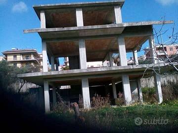 Terreno di 5550 m² a Minturno