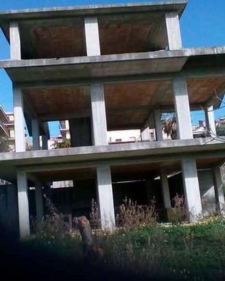 Terreno di 5550 m² a Minturno