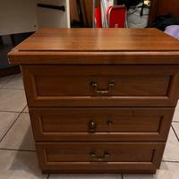 Comodino in legno