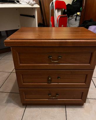 Comodino in legno