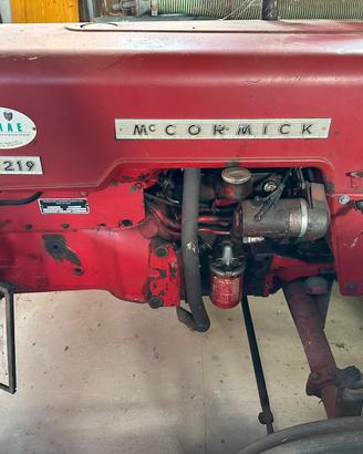 Trattore McCormick International D-219
