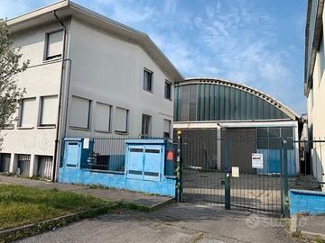 Capannone con appartamento a REDITO