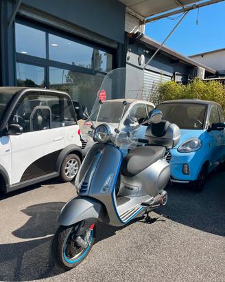 Vespa Primavera Elettrica 70 full electric con bau