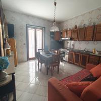 Arredamento completo - escluso cucina e forno