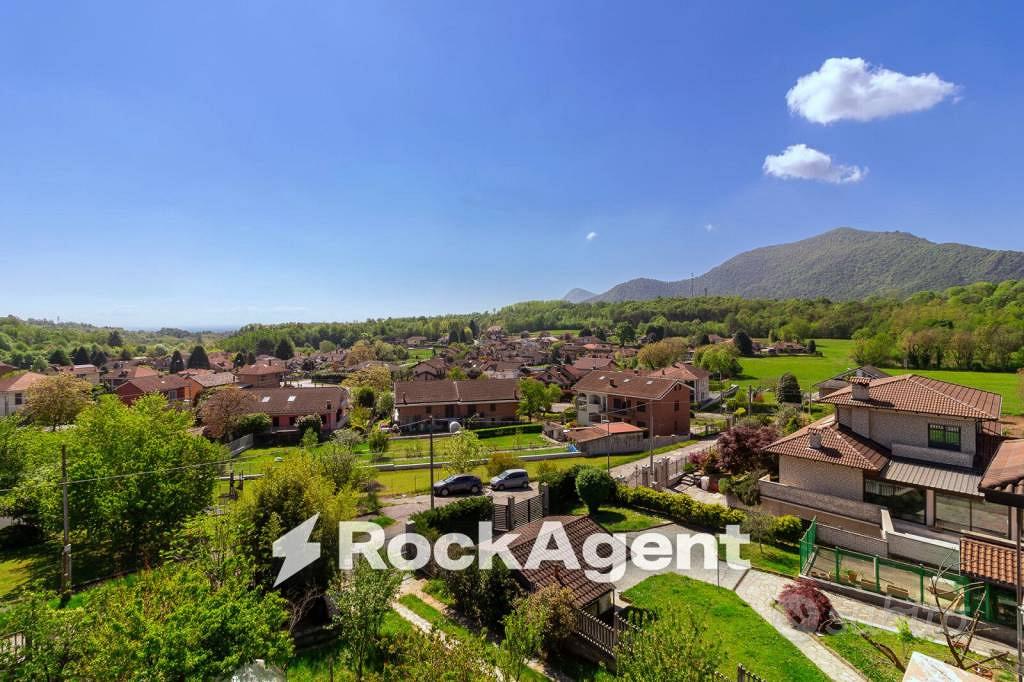 Villa di 296 m² con più di 5 locali e box auto dop - Vista 3