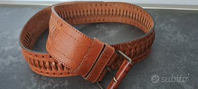 cintura intrecciata da donna 