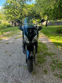 Yamaha xmax 250