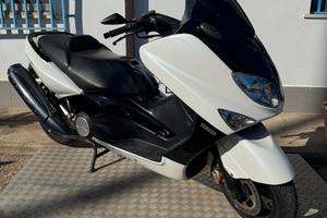 Yamaha T Max