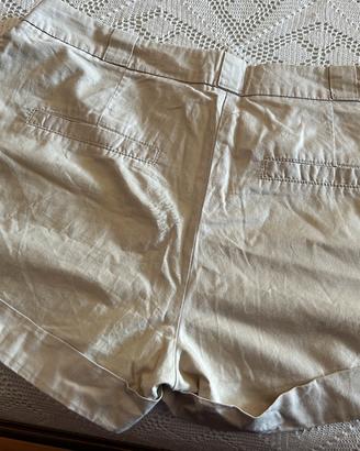 2 pantaloncini corti beige e blu