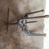 Estrattore universale a tre bracci