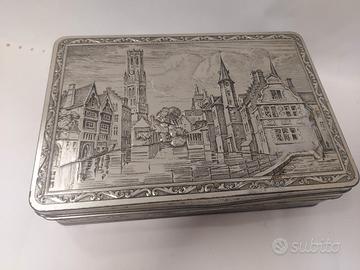 Scatola di latta a sbalzo di Bruges