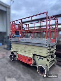 Piattaforma a Pantografo JLG 3246ES