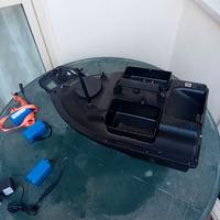 Barchino da pesca telecomandato