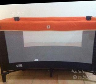 Lettino pieghevole con materasso