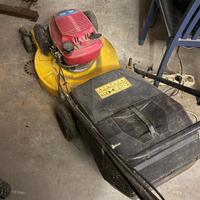 Tosaerba a scoppio con frizione - Honda