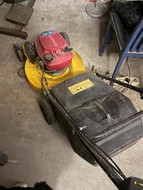 Tosaerba a scoppio con frizione - Honda