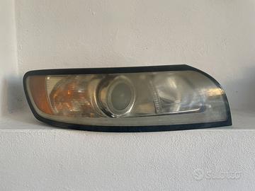 Faro/Fanale/Proiettore destro Volvo V50 2009