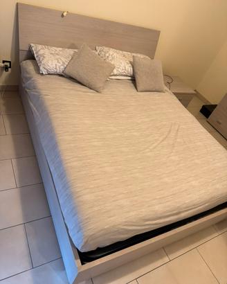 Letto matrimoniale contenitore rigido