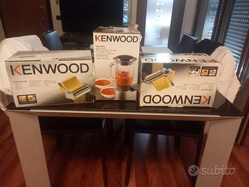 impastatrice Kenwood  con accessori 