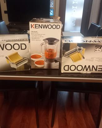 impastatrice Kenwood  con accessori 